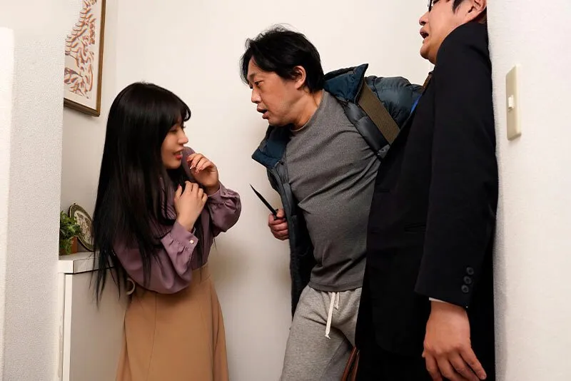 Cô gái đau lòng gặp lại kẻ ép quan hệ mình 10 năm trước