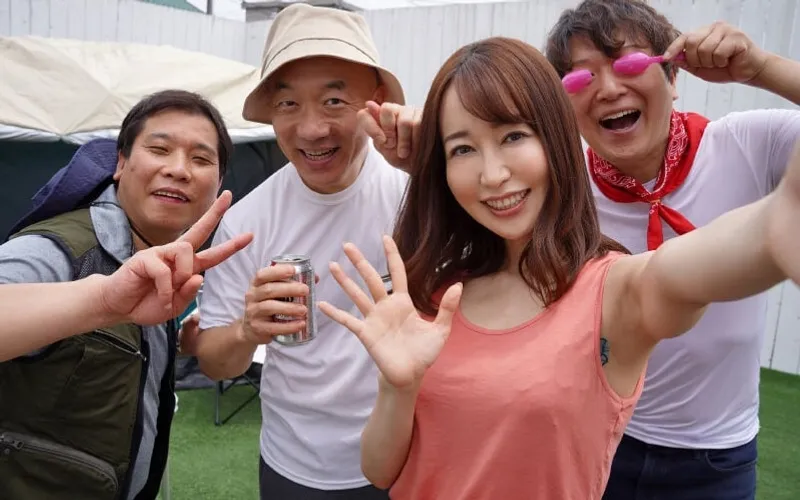 Chồng để vợ cắm trại 3 ngày 2 đêm với hiệp hội khu phố mà không biết…