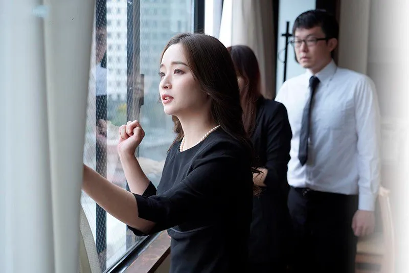 Gã chồng mất 3 năm, mẹ kế trẻ tìm đến con gã chồng giải tỏa thiếu thốn