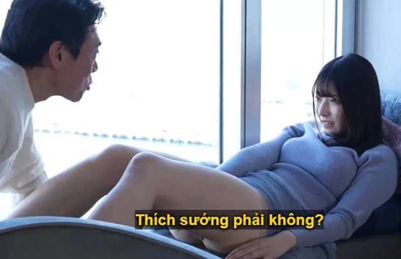 Sự chạm trán giữa ông bác và cô minh tinh tuổi teen mới nổi trong nhà nghỉ sang trọng